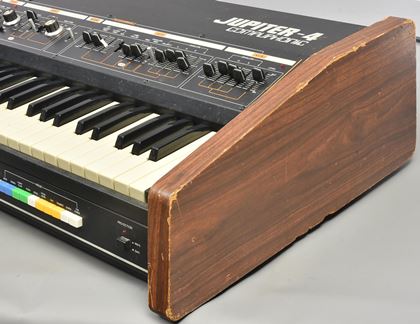 Roland-Jupiter 4